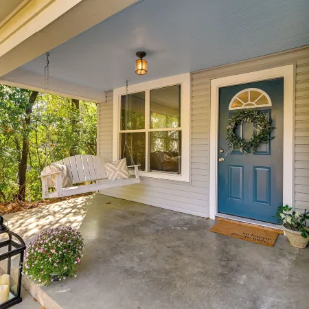 Centrally Located Home ~ Steps to Oxford Square!