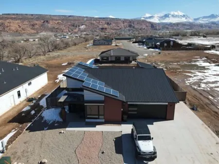 Red Rock Oasis and Private Pool Getaway!