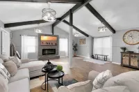 Modern Farmhouse 4 Bedroom Home Away From Home