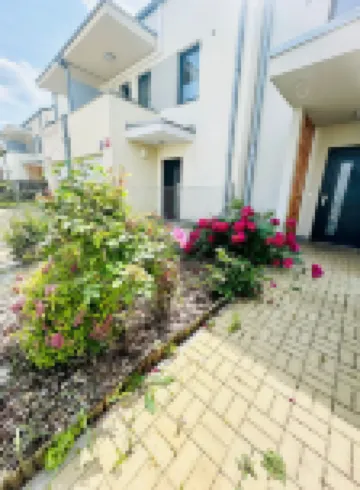 ヴィラ メニー ルームズ ウィズ フリー パーキング