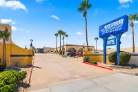 Americas Best Value Inn and Suites Yucca Valley - Parkplatz