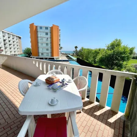 Cozy Apartment with Terrace