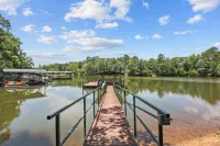 New! The Breeze at Lake Hartwell house w/ Dock
