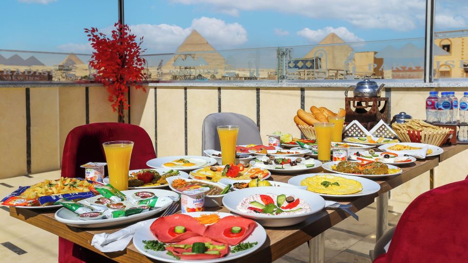 Paradise Pyramids View Inn