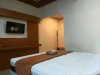 As Waru Hotel Hotels in Getasan