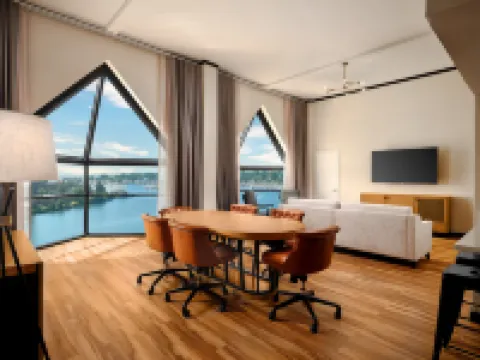 The Landing at Hampton Marina, Tapestry Collection by Hilton Hotels in Hampton