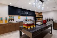 瑪麗娜希爾頓歡朋套房酒店 - 早餐