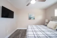 Private Heated Saltwater Pool & Spa 3-Bdrm Home in Harbor Bluffs