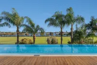 Crowne Plaza PERTH by IHG - Pools