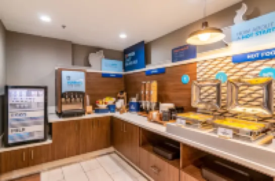 Holiday Inn Express & Suites CAMARILLO by IHG