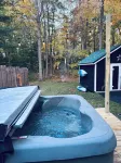 2-bedroom pet friendly Lake Huron cabin with Hot Tub, Sauna in Greenbush Hotel a Greenbush Township