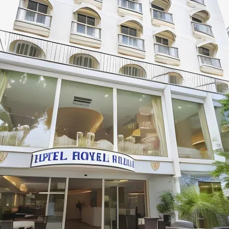 Hotel Royal Plaza Отели рядом с достопримечательностью «Сан Джулиано»