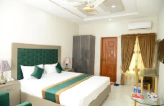 Hotel Deluxe Lahore