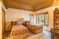 Family-Friendly Stoneridge Townhome with Resort Amenities Near Sunriver Village