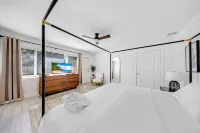 Ideal Weekly Stay w/ Backyard BBQ, 10mins to Beach/Airport, 25mins to Miami