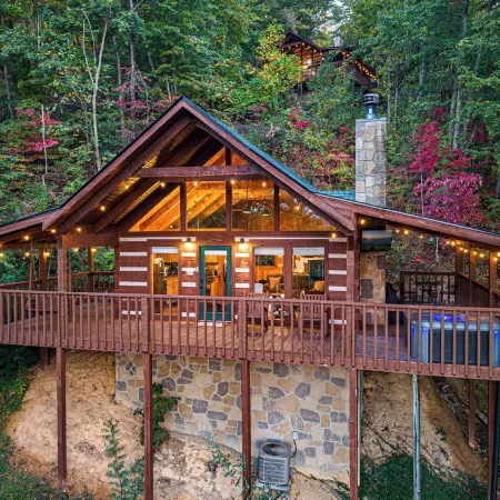 ROMANTIC Retreat! Mountain VIEWS! NEW Hot Tub! PET Friendly! Fireplace!