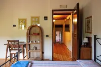 Splendid farmhouse in Val d'Orcia with private swimming pool and sauna Hotels in Radicofani