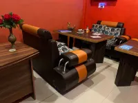 Hotel Crescent Hotels in Karapura