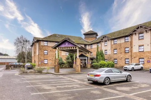 Premier Inn Glasgow Airport Các khách sạn ở Clydebank