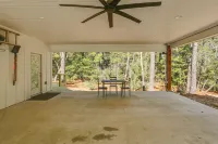 5 Mi to Lake! Home w/ Boat Parking & Pool Access - Pools