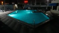 Radisson Suite Hotel Oceanfront - Pools
