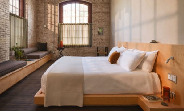 Pocketbook Hotel and Bath