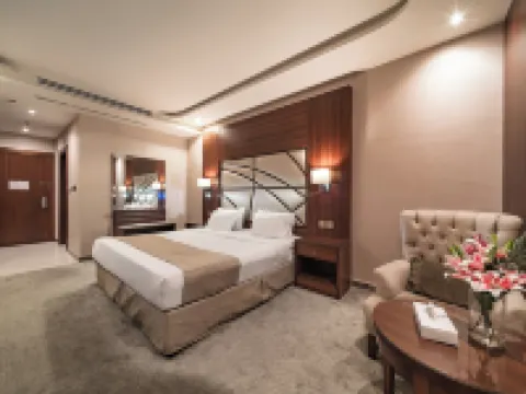 サンデー レッド シー ファウンテン アルハムラ フォーマリー ビビッド プラザ ホテル ジェッダのホテル