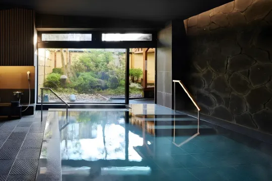 草津一泊二食, 草津温泉金綠旅館