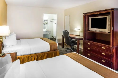 Rodeway Inn & Suites Hotels in Carrollton