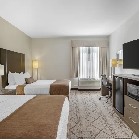 Best Western Plus North Houston Inn  Suites Отели рядом с достопримечательностью «Торговый центр Greenspoint»