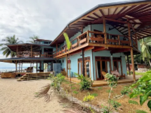 Bocas Beachfront Lodge Hotels in Carenero