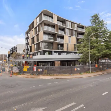 Experience Elegance in this Chic 1-Bed Unit