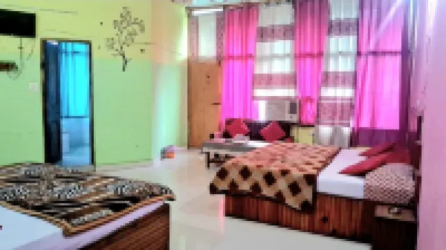 미드 웨이 투어리스트 & 리조트