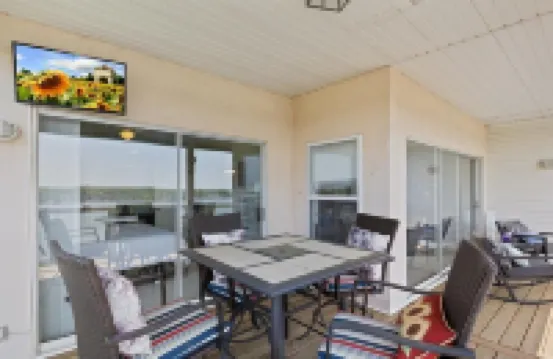 Family-friendly Condo w/ 2 Pools & Updated Deck on the 14mm