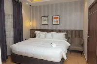 Grayville Hotels and Bistro Hotels in 