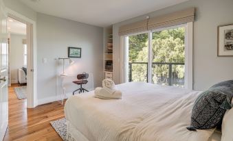 Steps to Ocean: Luxe Family Home in Half Moon Bay!