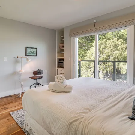 Steps to Ocean: Luxe Family Home in Half Moon Bay!