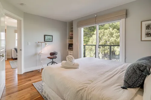 半月灣的海洋邊：豪華家庭住宅