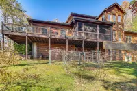 Expansive Mtn-View Ellijay Cabin Private Hot Tub - WiFi