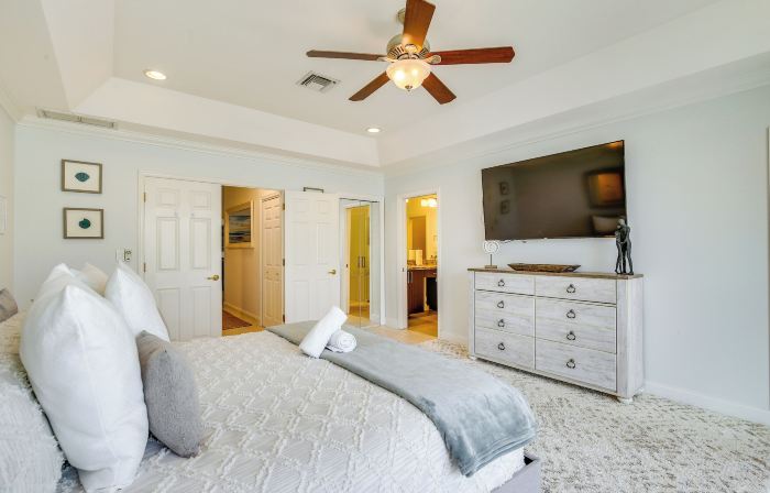 Canal Access & Pool: Lighthouse Point Getaway!