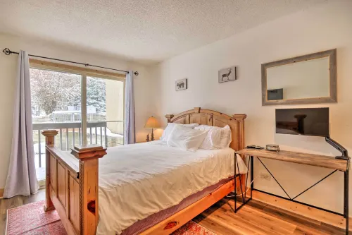 Charming Vail Condo w/ Patio & Mountain Views -  Ferienwohnungen