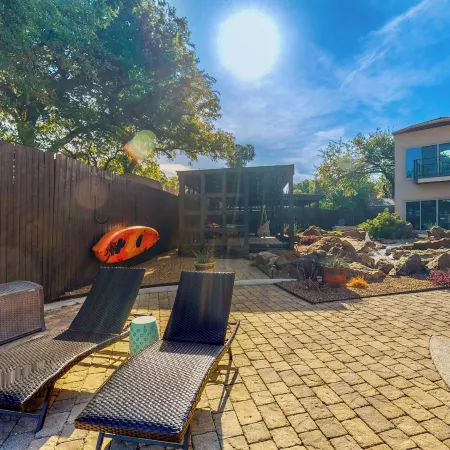 Hot Tub & Views: Luxe Lake Bridgeport Retreat