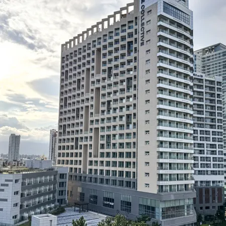 More than Sokcho beach hotel Отели рядом с достопримечательностью «Daepohang Port»
