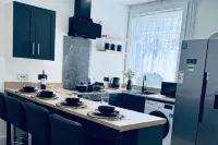 Sterling House - by Eazystays