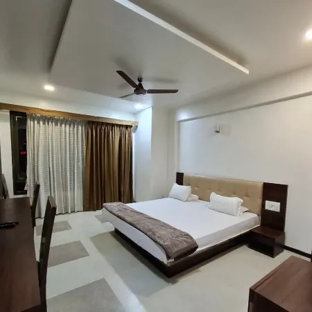 Hotel Pride Executive