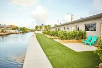Oceanside Retreat with Canal Access, Key Largo!