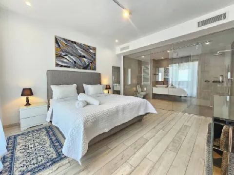 Elegant and Modern Villa V 04 Hotels in 