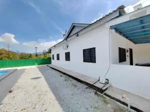 Kvaloya Homestay Private Swimming Pool