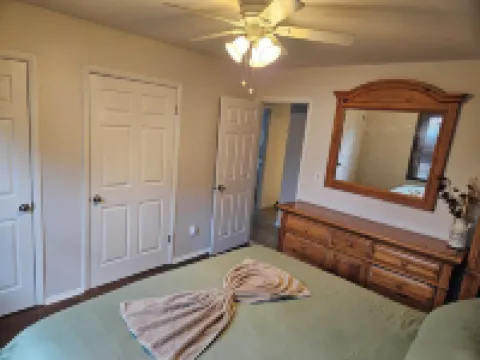 Enjoy this spacious 1 st floor Guest House "Serenity" near all the attractions. Hotels in Lake Como