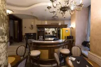 Zeus Essence Bucharest Venezia